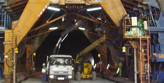 Concrete arch with linning tunnel formworks