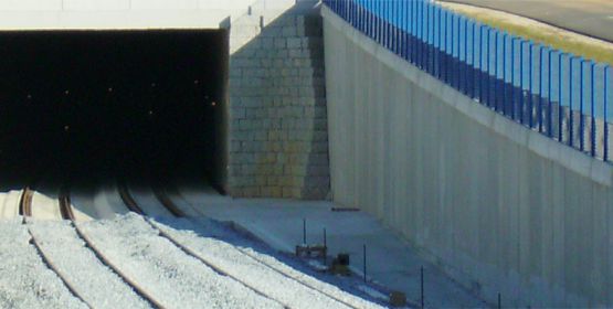 Tunnel formworks